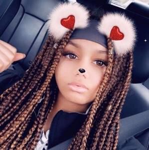 Meet your Posher, Nia